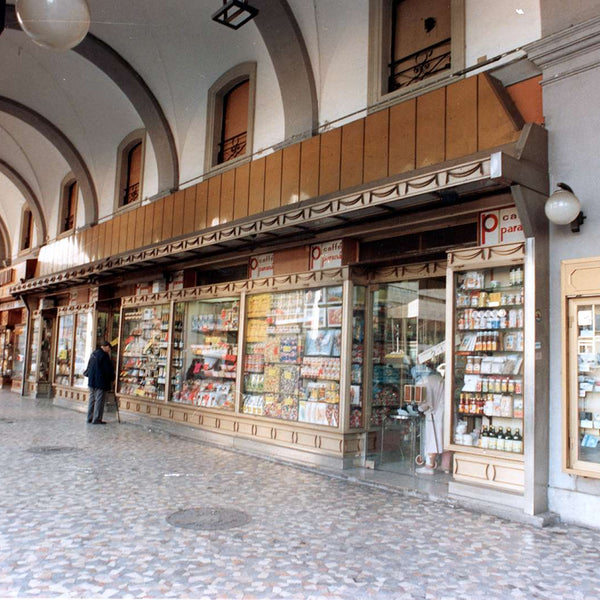 Caffetteria/negozio di alimentari anni '80